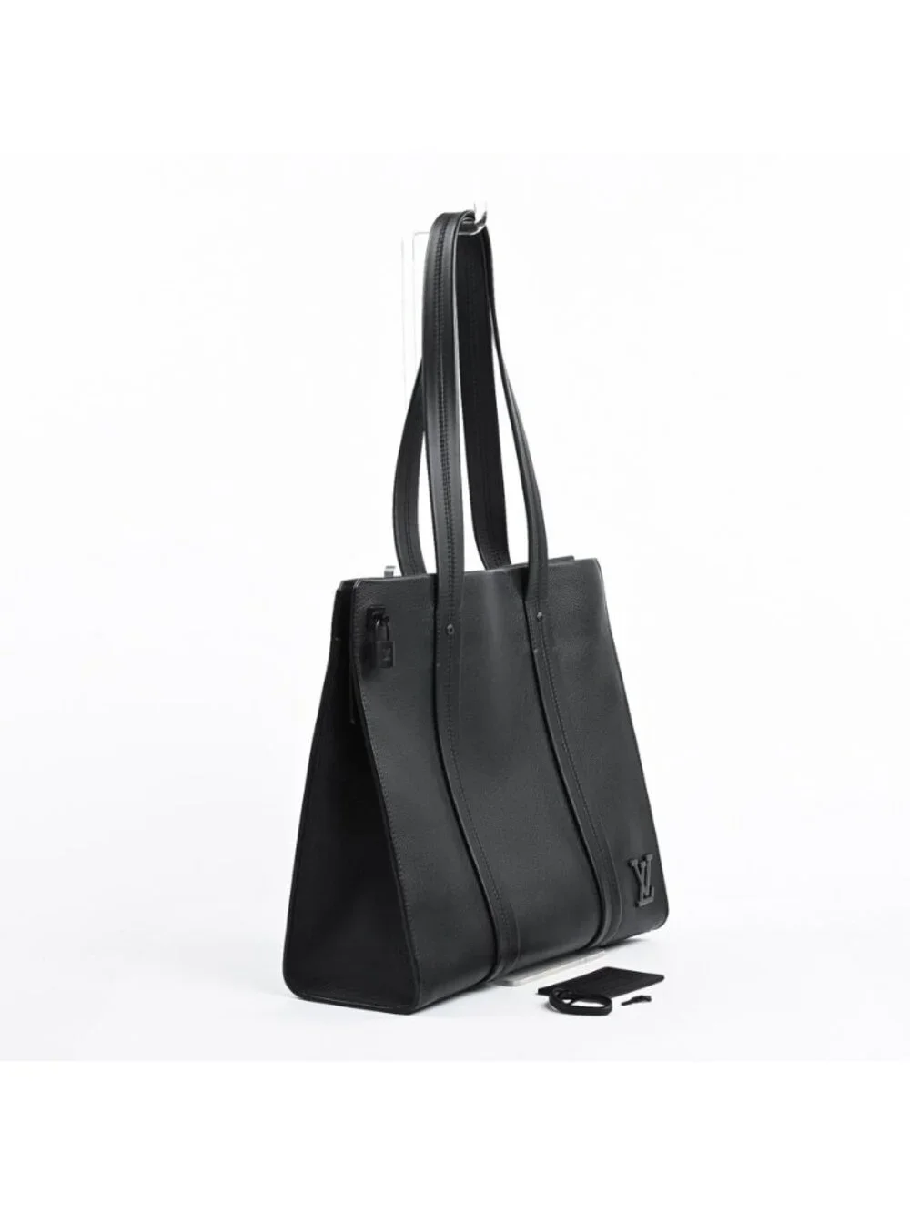 Louis Vuitton Tote Takeoff